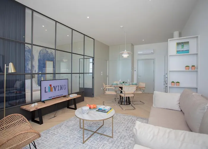 Liiiving In Porto - Luxury Beachfront Apartments