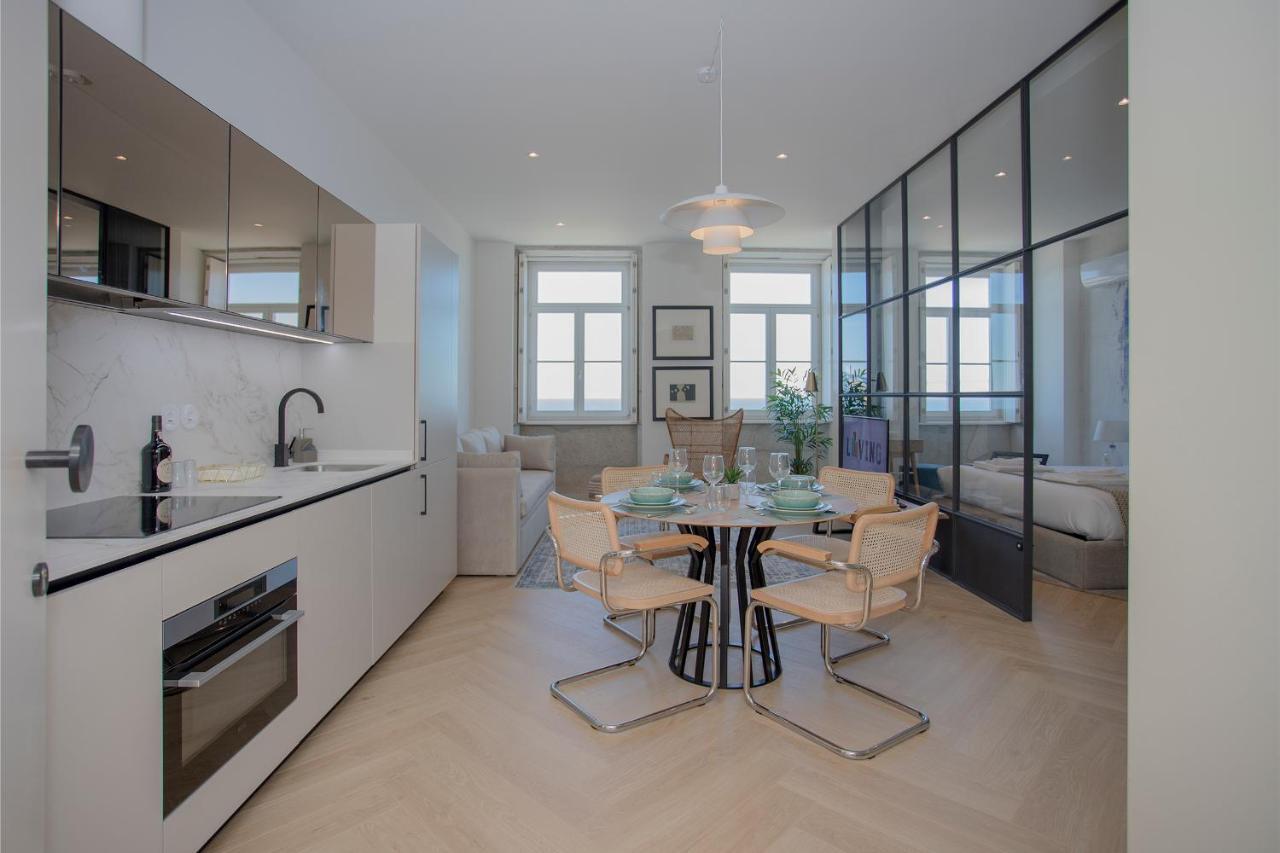 Liiiving In - Luxury Beachfront Appartement Porto