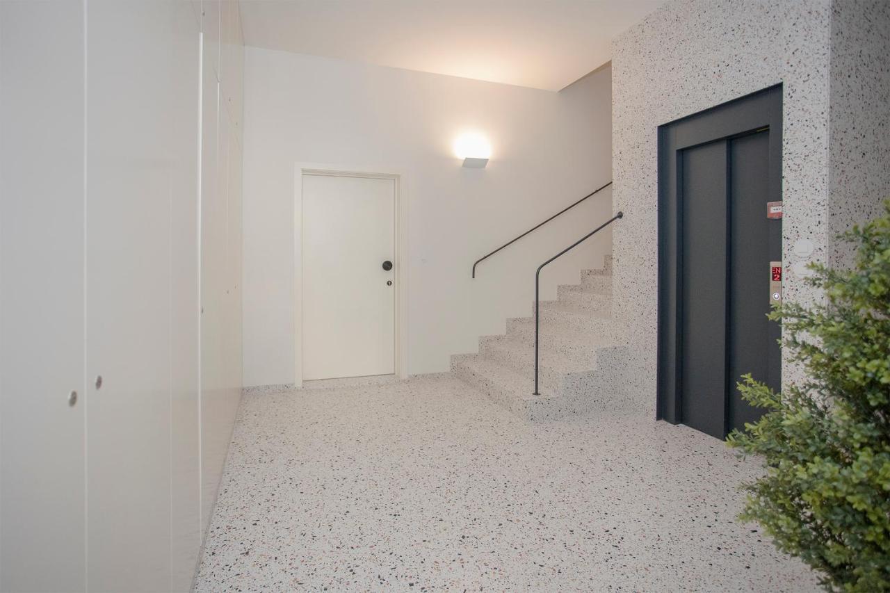 Liiiving In - Luxury Beachfront Appartement