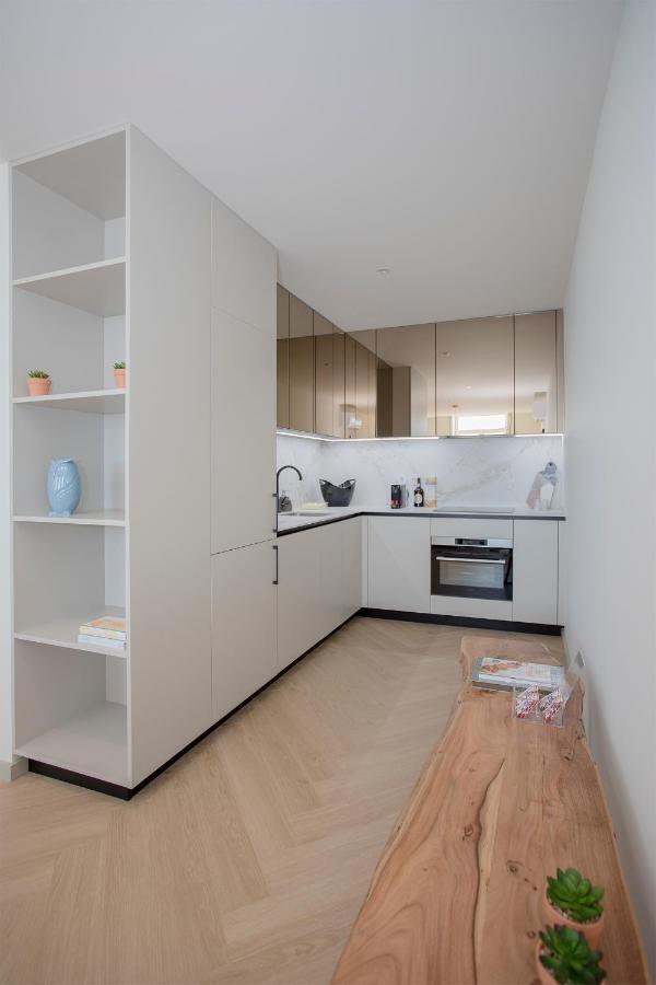 Liiiving In - Luxury Beachfront Appartement Porto