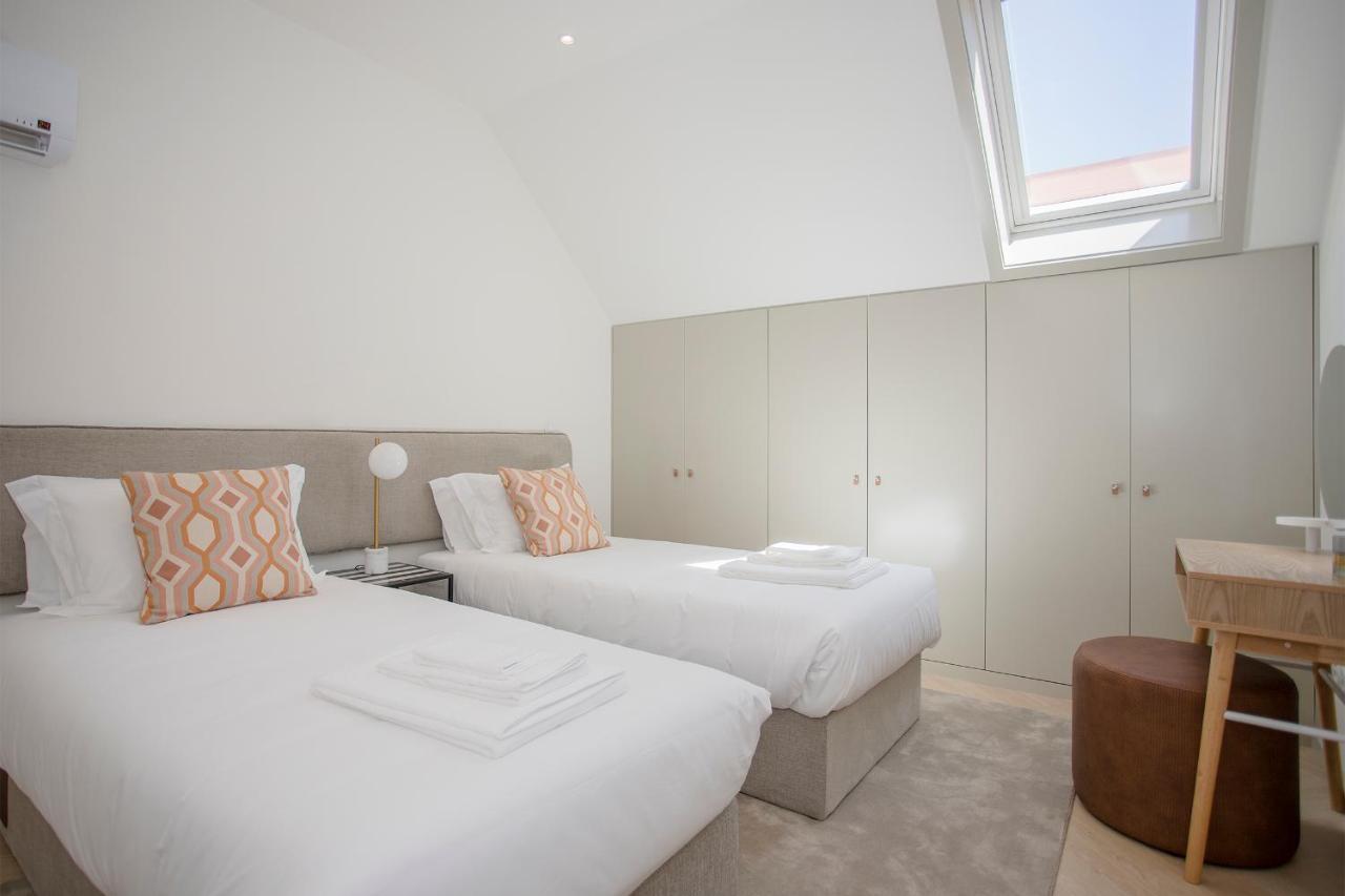 Liiiving In - Luxury Beachfront Appartement Porto