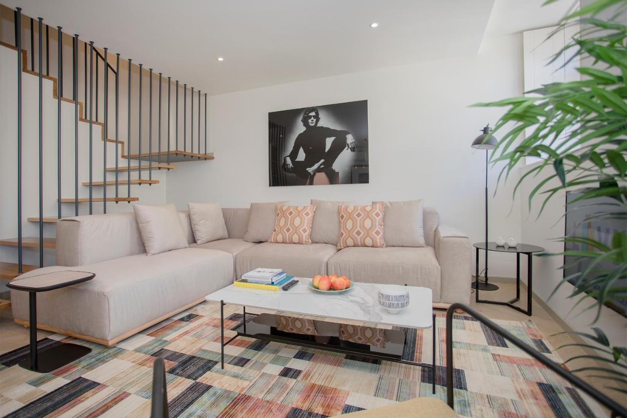Liiiving In - Luxury Beachfront Appartement Porto