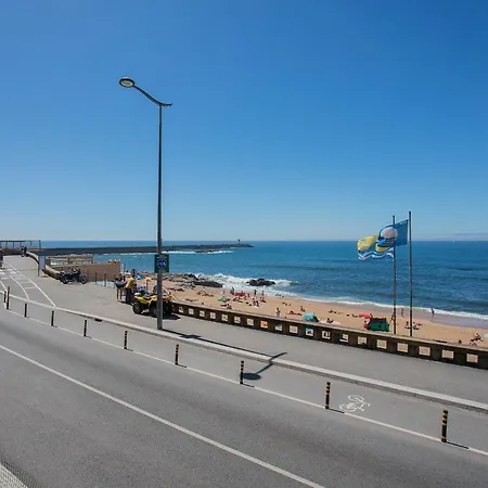 Liiiving In Porto - Luxury Beachfront Apartments Exterior photo