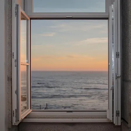 Liiiving In Porto - Luxury Beachfront Apartments Exterior photo