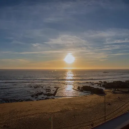 Liiiving In Porto - Luxury Beachfront Apartments Exterior photo