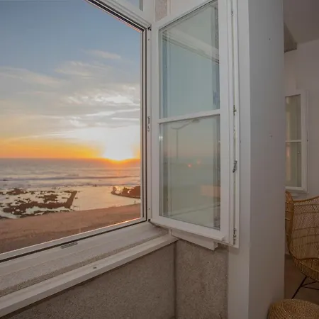 Liiiving In Porto - Luxury Beachfront Apartments Exterior photo