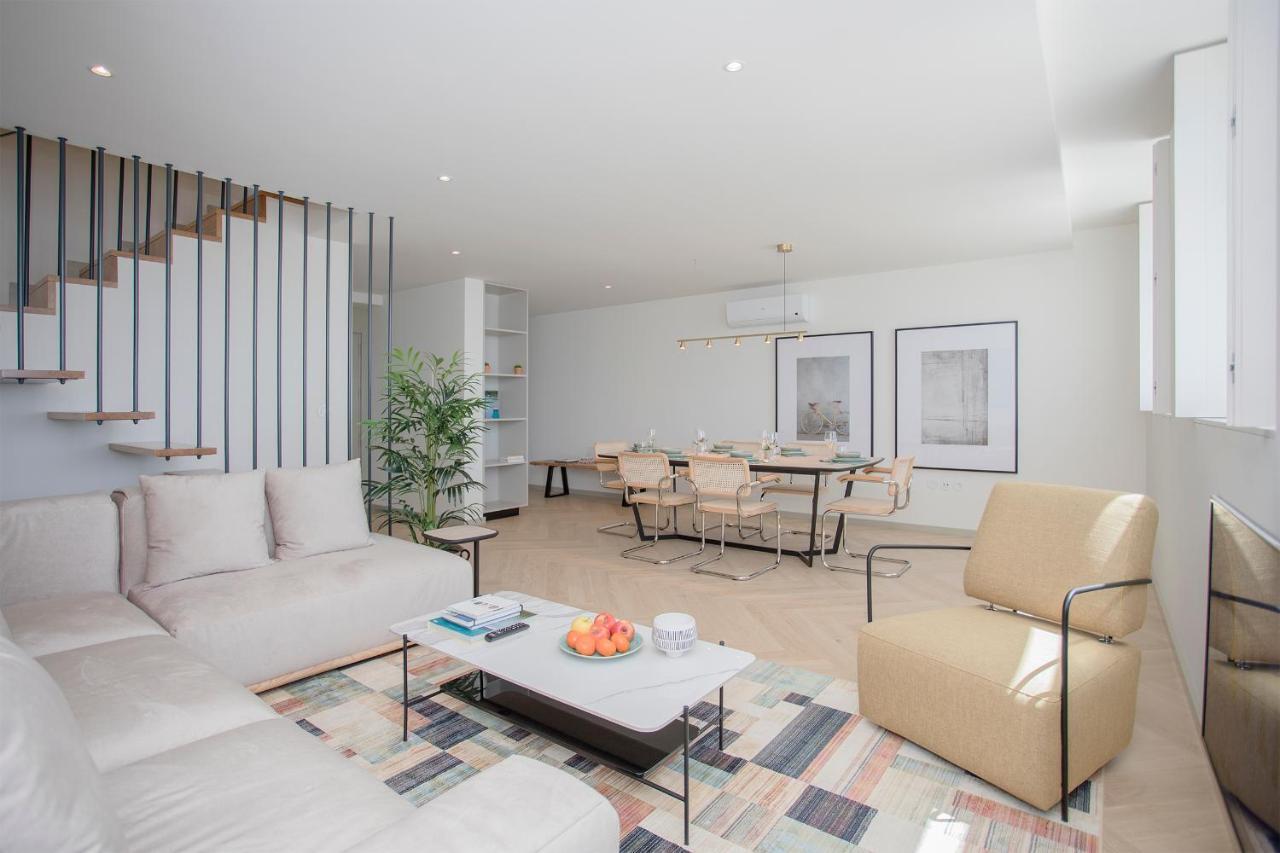 Liiiving In - Luxury Beachfront Oporto